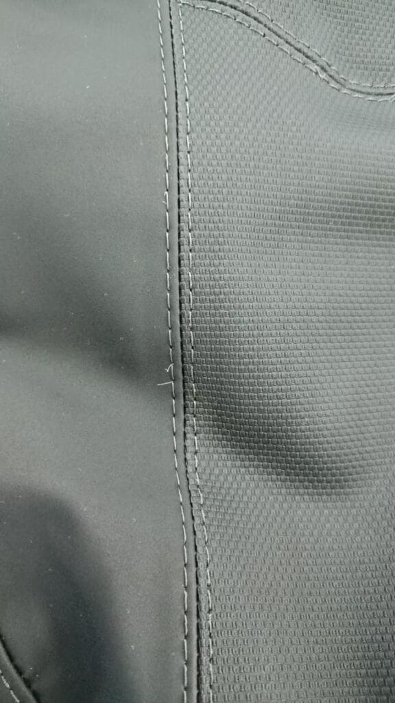 NEXUS Tex90 bonded nylon 66 thread with visible fuzzing during double needle sewing